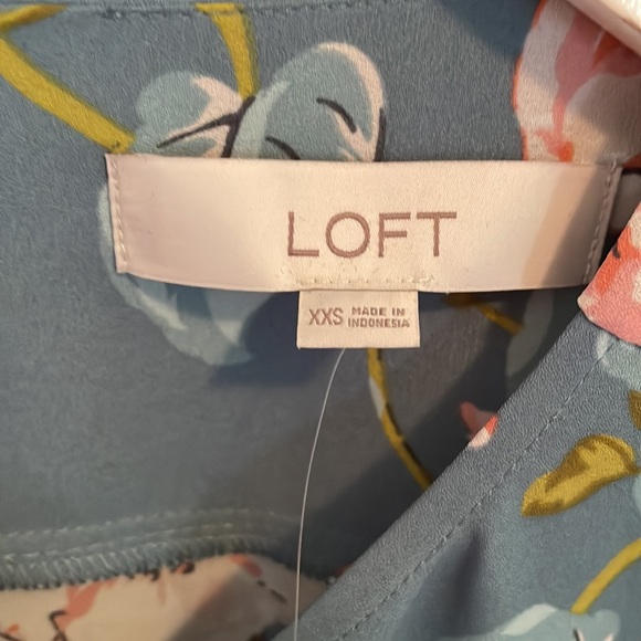 NWT. Ann Taylor LOFT Top. Long Sleeve Blouse. XXS. - Picture 14 of 16